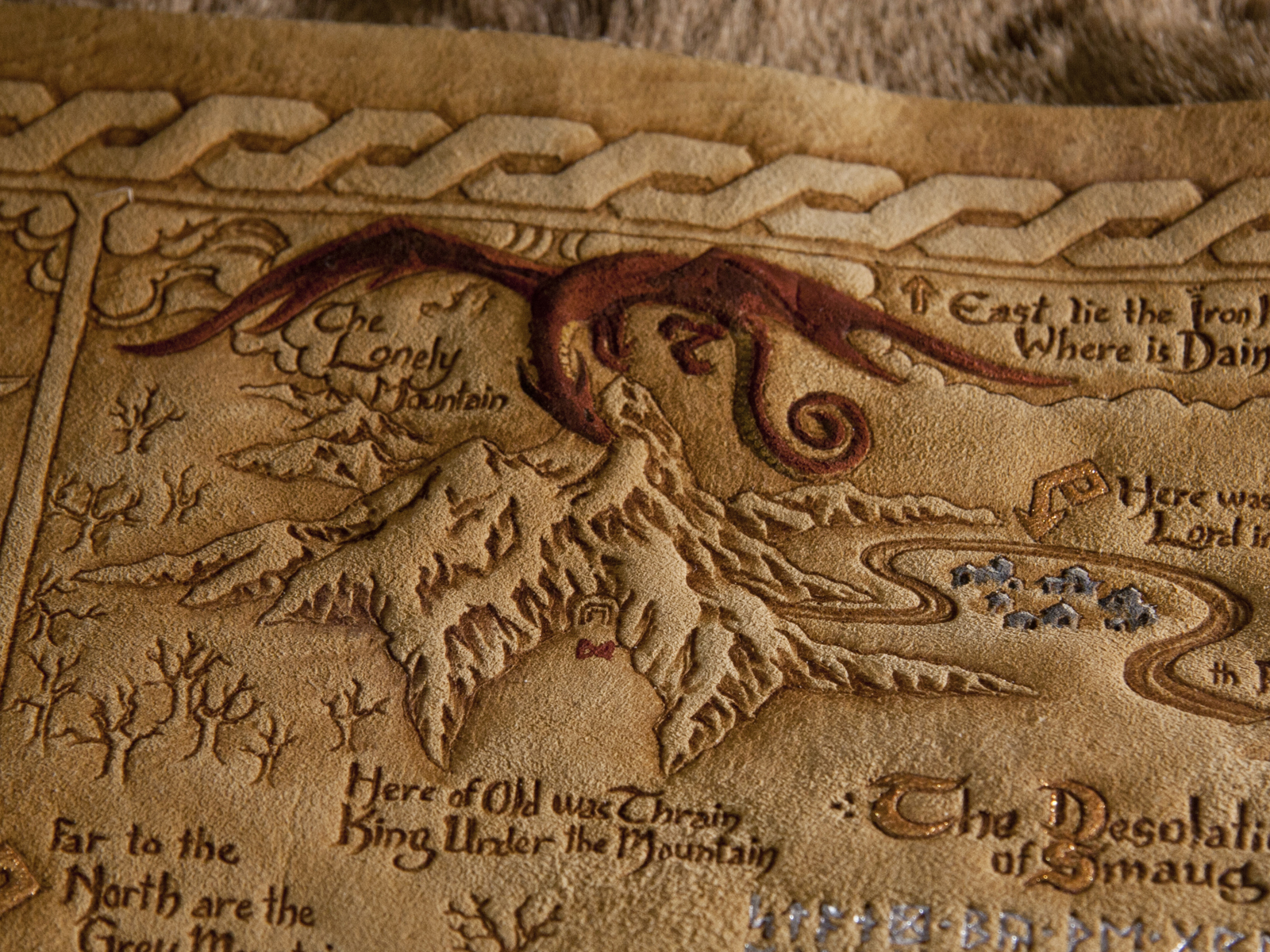 The Hobbit Leather Thrors Map Smaug scaled